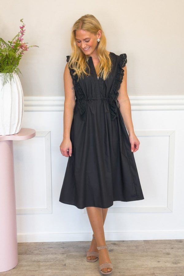Loved by Lykke - Kjole - Lace it Dress - Black