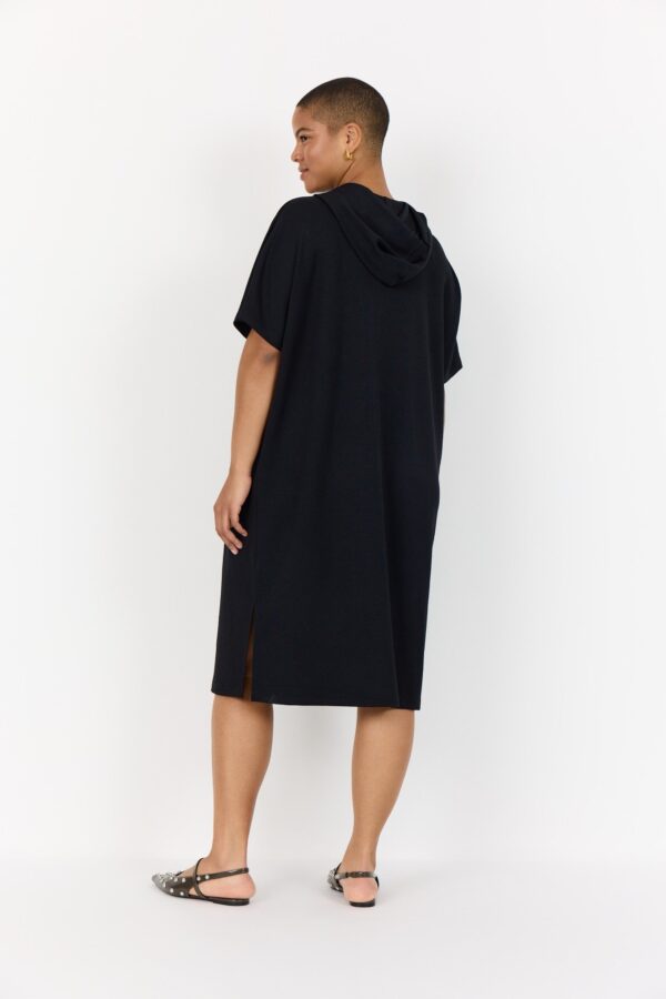Curvy Wasabina 52 Kjole Sort
